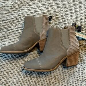 NWT Toms Everly Nubuck Heeled Boot 7.5
